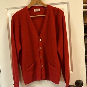 Vintage Alpaca men’s cardigan early 1960s. Pearl flat buttons.